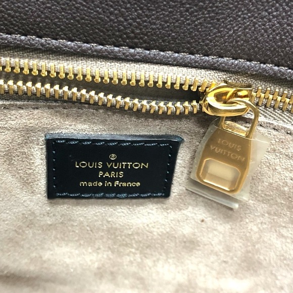 LOUIS VUITTON Brown Monogram Bag - Picture 13 of 16